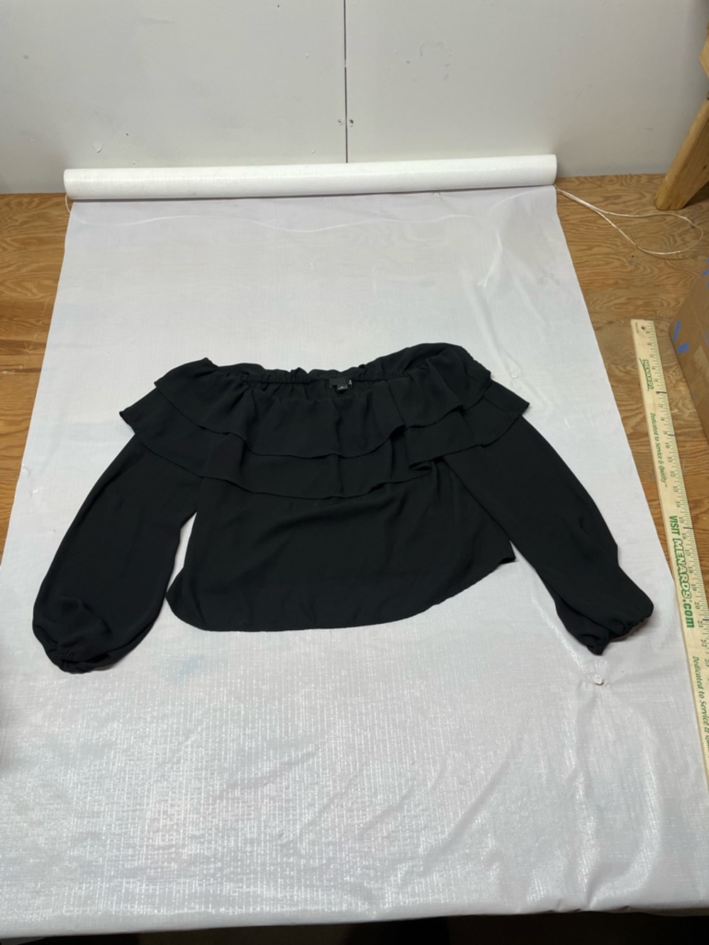 Guess Black Off-Shoulder Ruffle Crop Top Sz:Medium